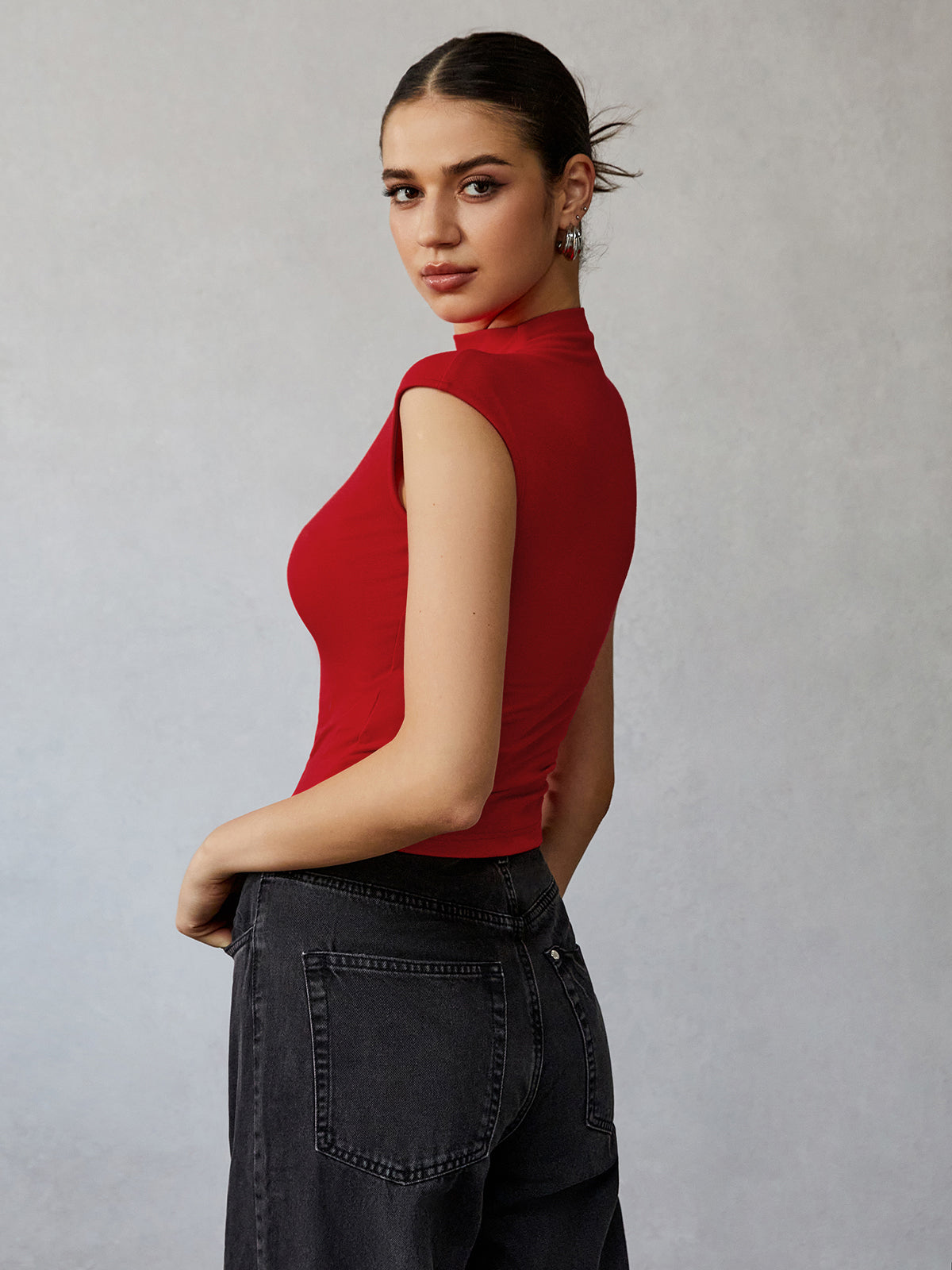 Leo | Modisches Mock Neck T-Shirt mit Kurzarm