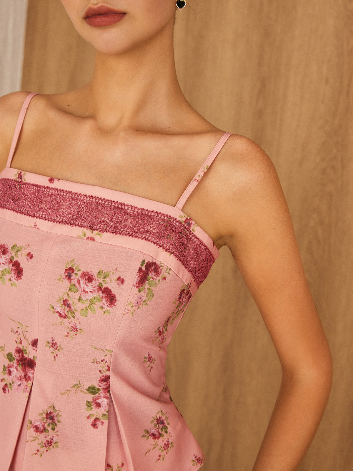 Clara | Romantisches Spitzen-Cami-Top