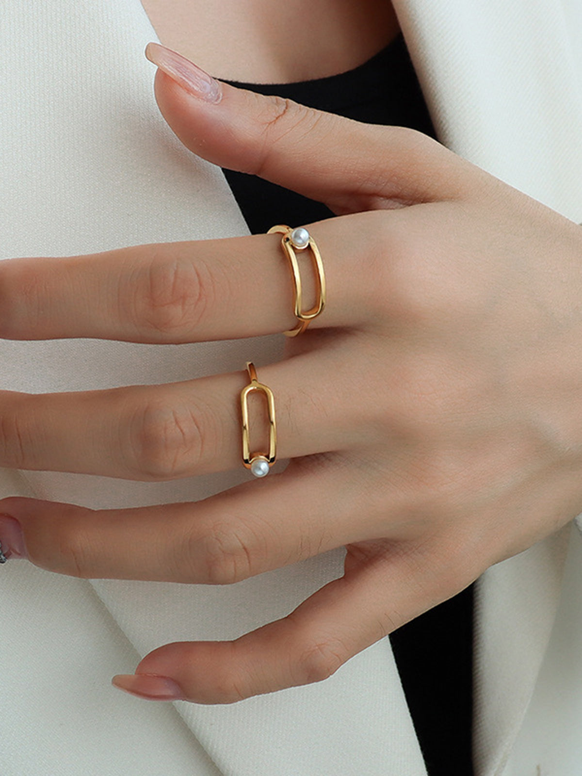 Lena | Eleganter Ring mit goldener Imitationsperle