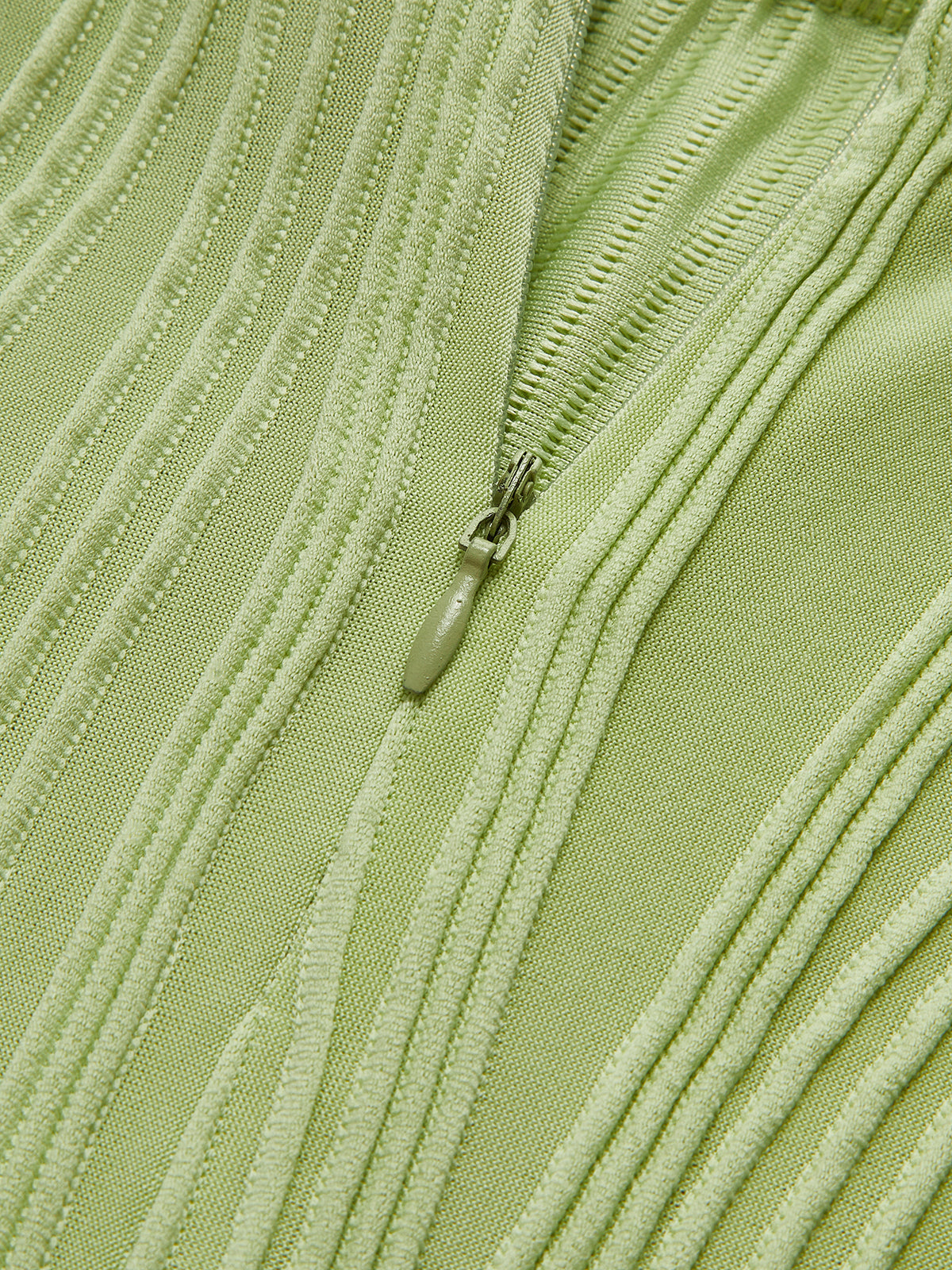 Emma | Rückenausgeschnittenes Kurzkleid mit Struktur