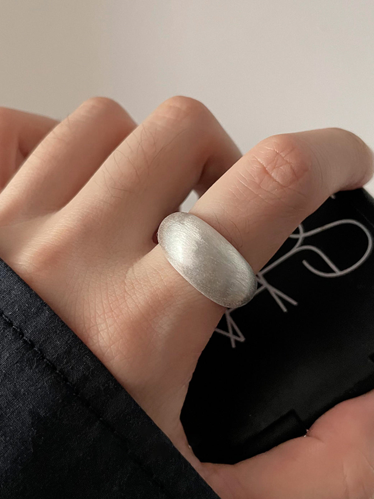 Finn Ring | Minimalistischer Ovaler Gebürsteter Ring