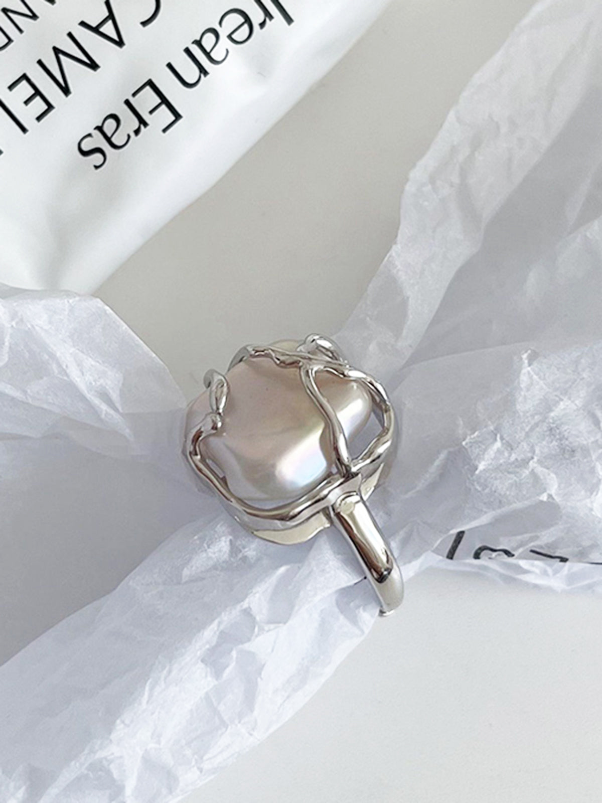 Clara | Minimalistischer Vollmond-Perlenring