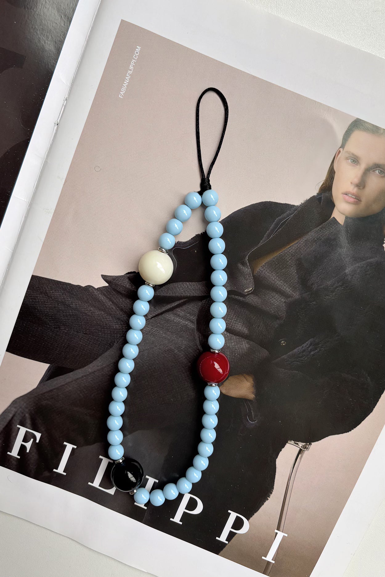 Clara | Stilvolle Perlen-Handykette