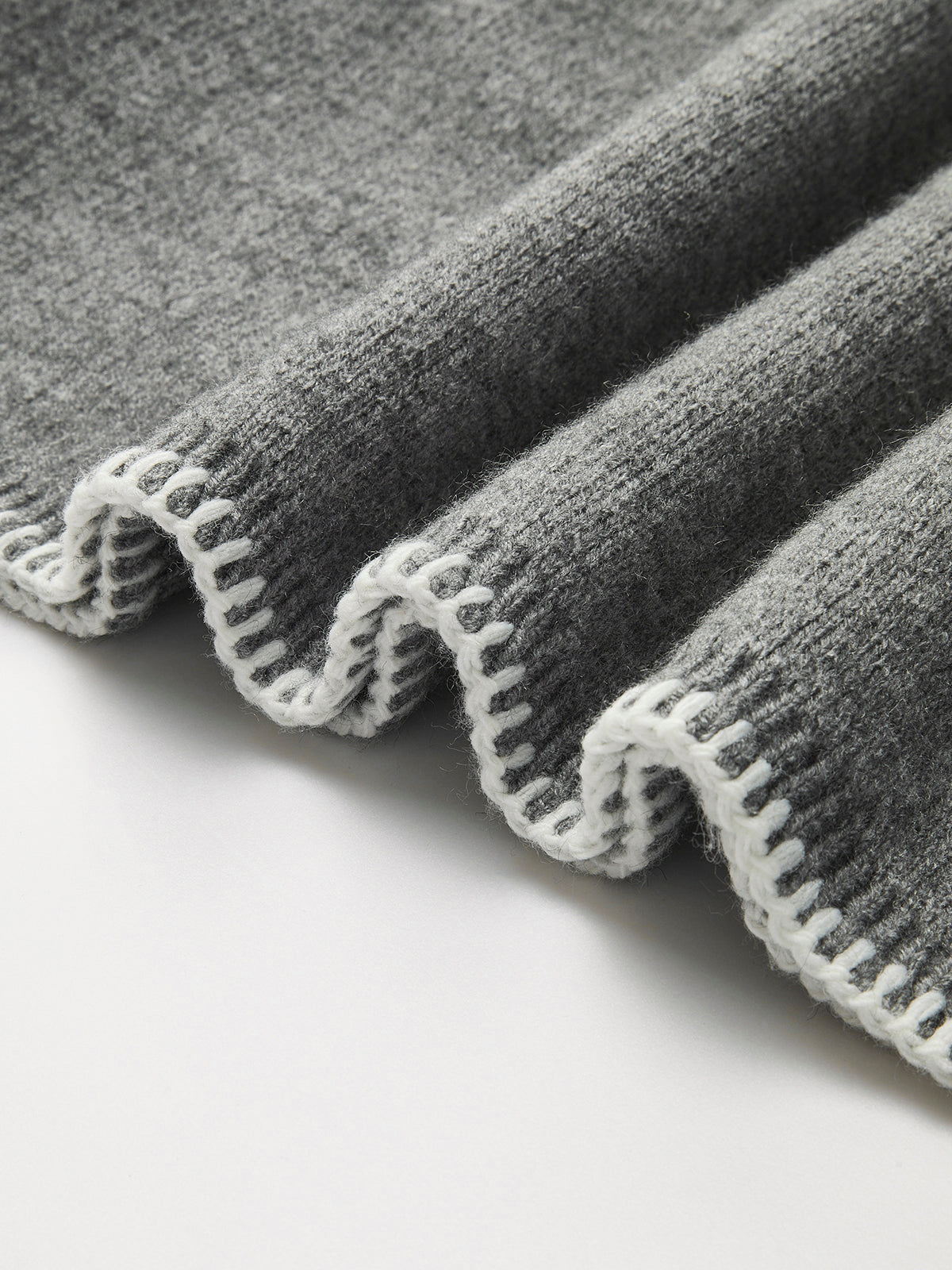 Leonie | V-Neck Kontrast-Pullover