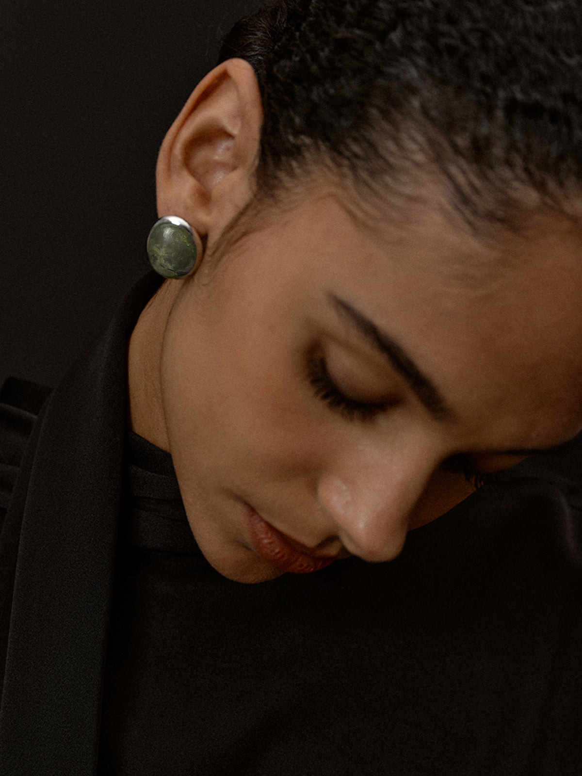 Maja | Spectrolite Ohrringe in Moosgrün
