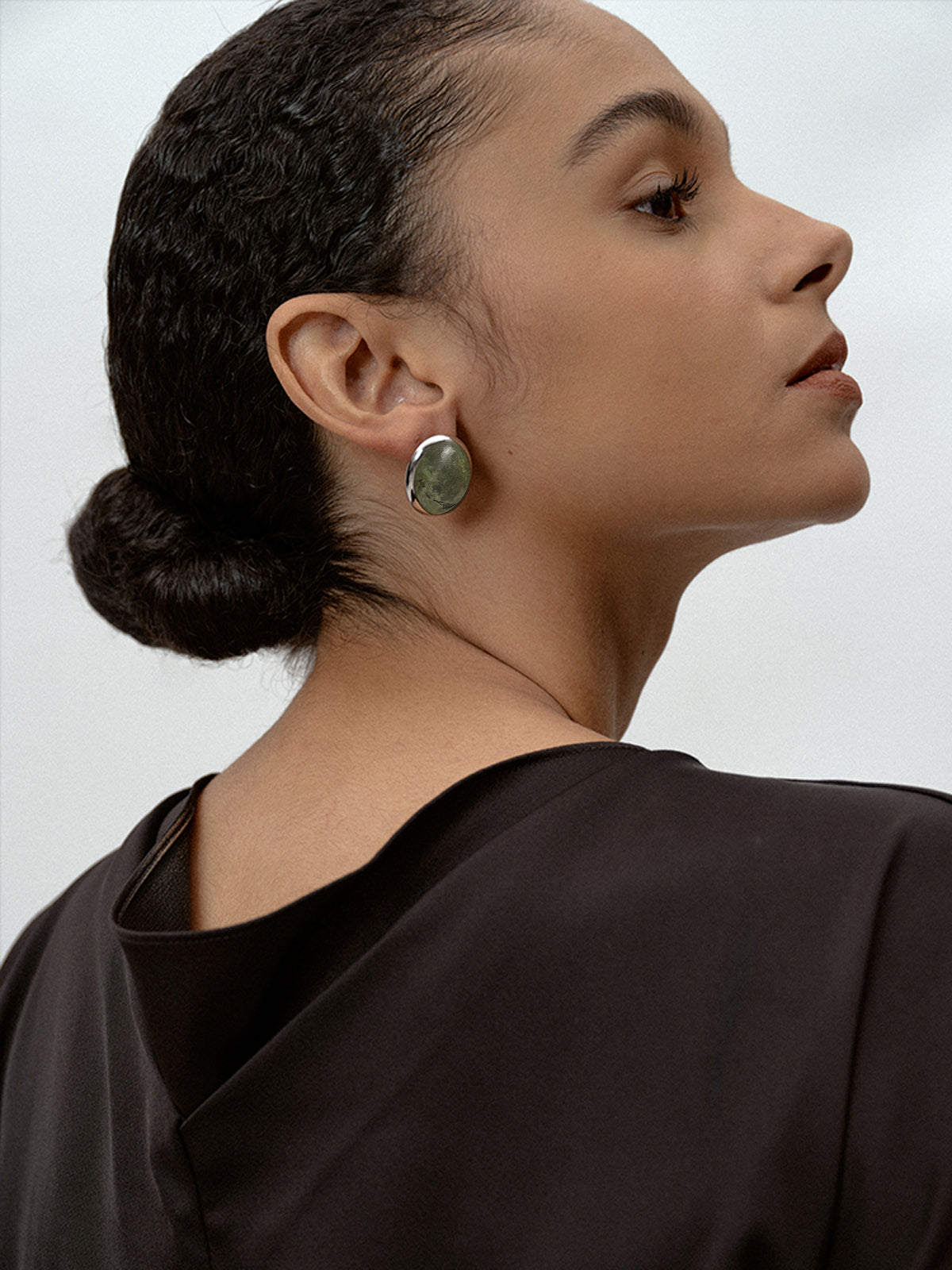 Maja | Spectrolite Ohrringe in Moosgrün