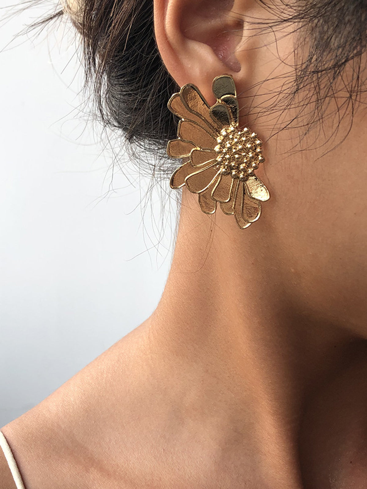 Clara | Bezaubernde Retro-Blumenohrringe