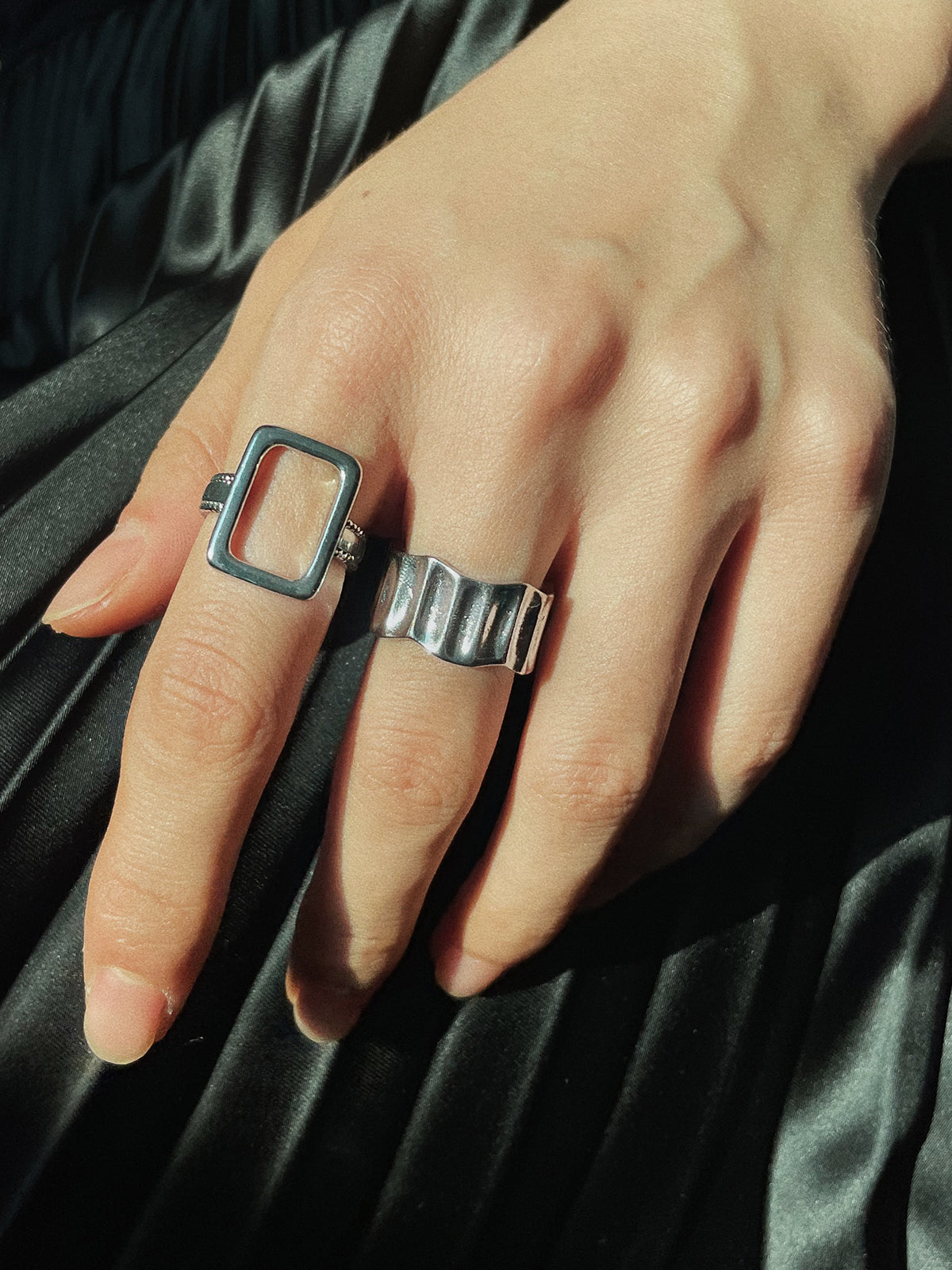 Lena | Geometrischer Silberner Ring mit Rillen