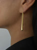 Mia | Elegante asymmetrische goldene Wassertropfen-Ohrringe