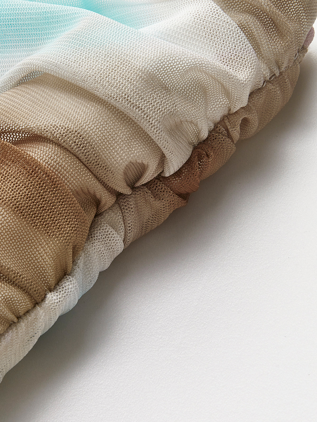 Lisa | Halter-Top mit Falten und Rüschen