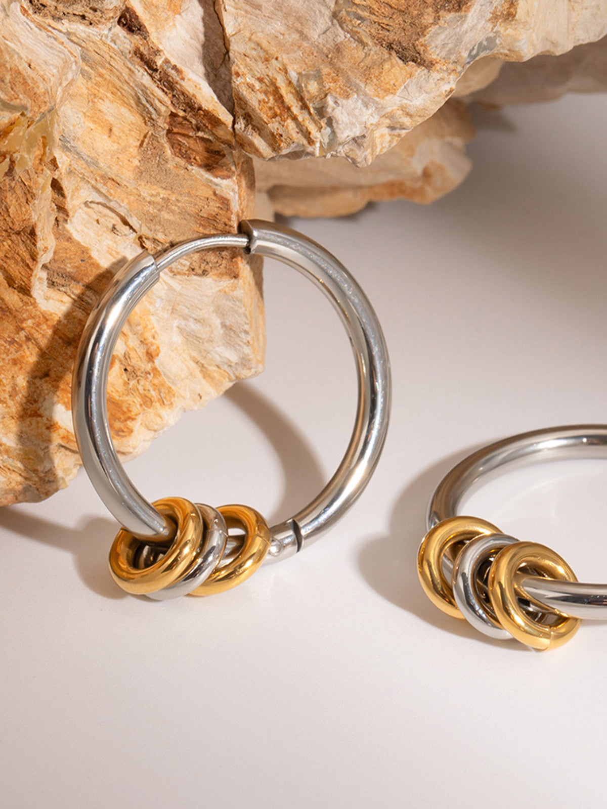 Emily | Zweifarbige Perlenohrringe aus Titanstahl