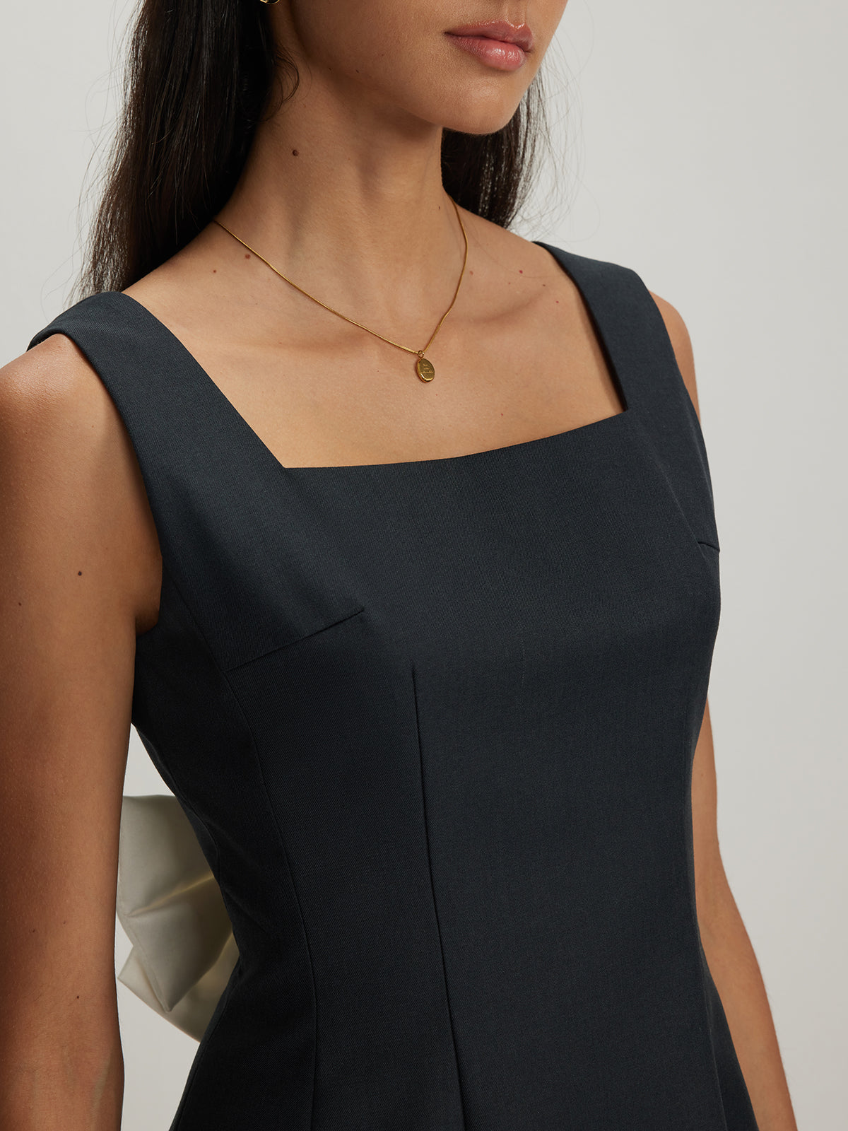 Laura | Rückenfreies Tank-Kleid mit Schleife