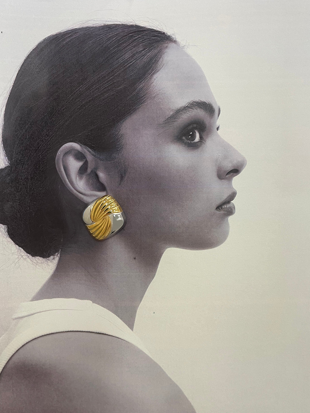 Emilia | Zweiseitige gewellte Ohrringe