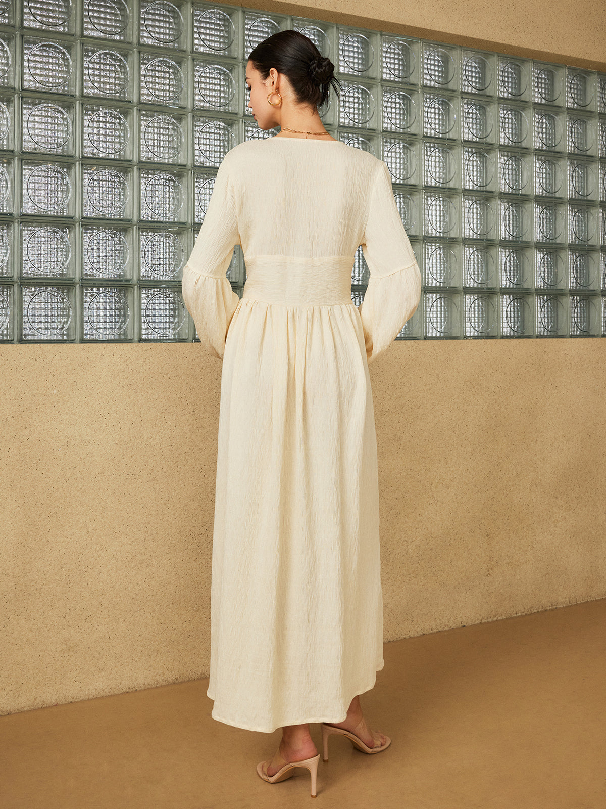 Clara | Boho-Kleid mit Laternenärmeln und langer Knopfleiste