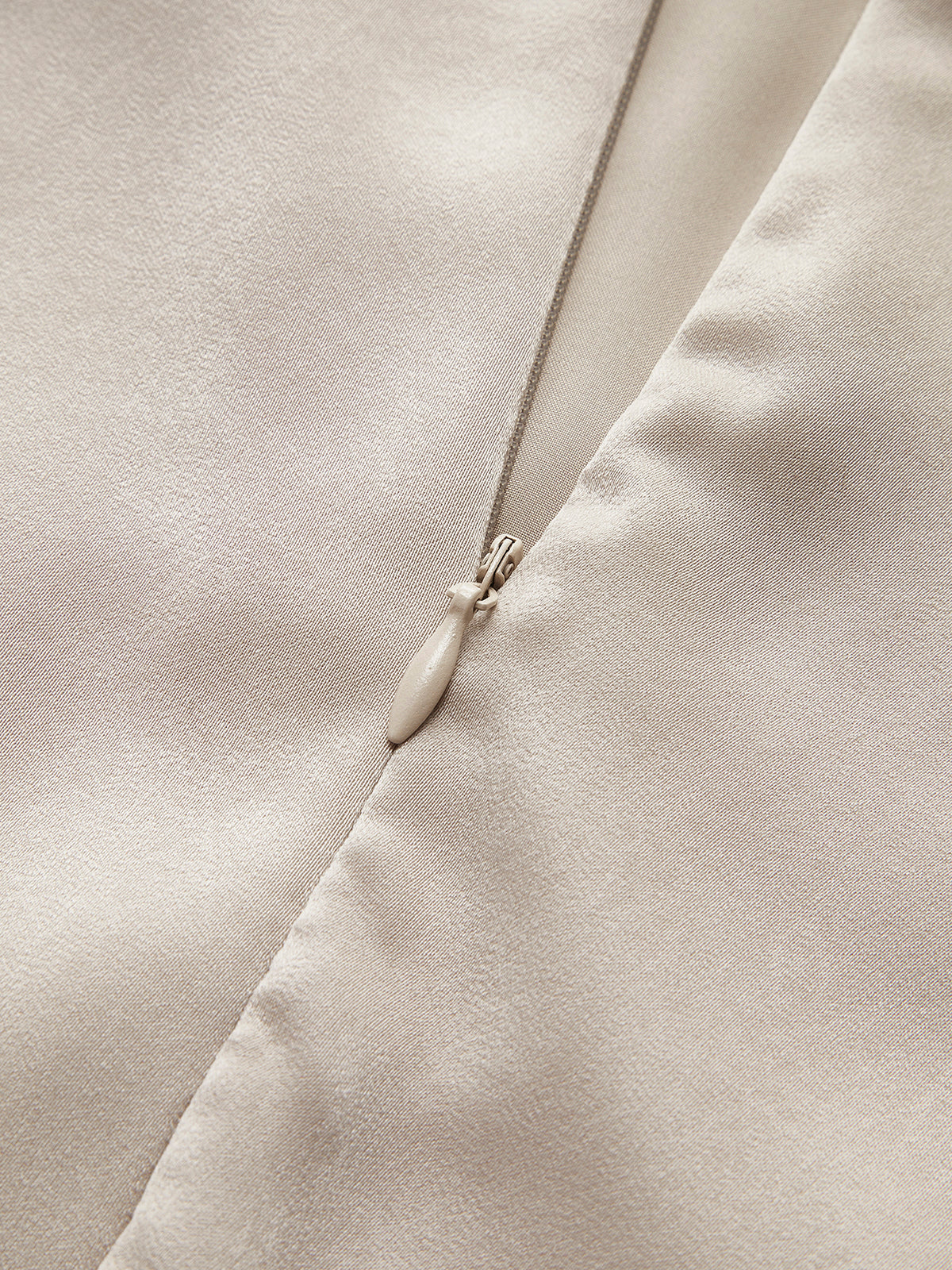 Clara | Asymmetrisches Faltenkleid
