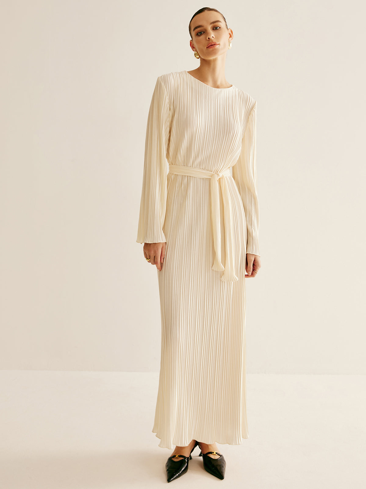 Clara | Minimalistisches Plisseekleid mit Gürtel