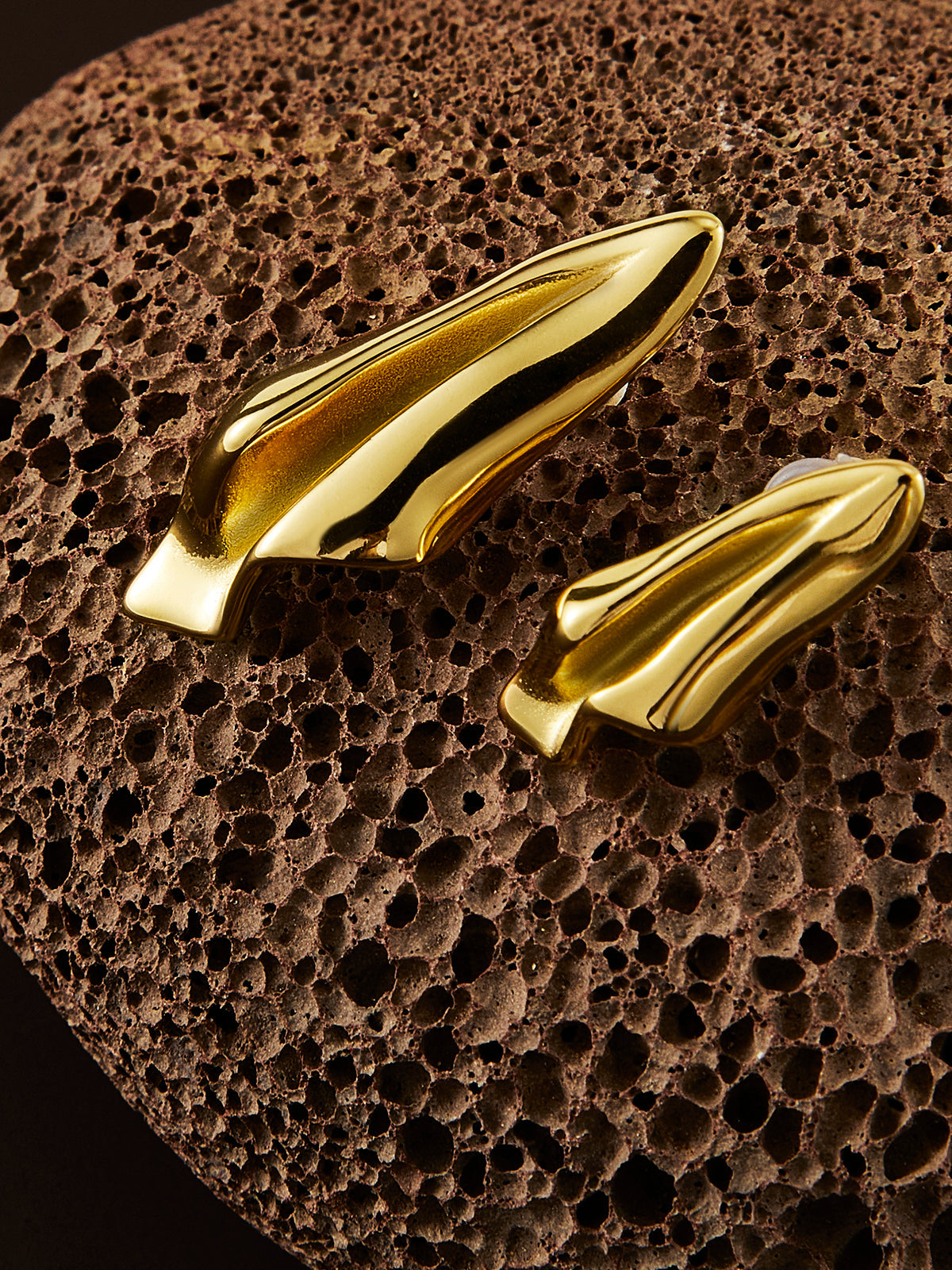 Max | Asymmetrische Papierflieger-Ohrringe