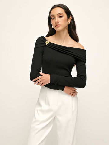 Anja | Plissierte Bluse mit schulterfreiem Design