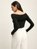Anja | Plissierte Bluse mit schulterfreiem Design