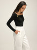 Anja | Plissierte Bluse mit schulterfreiem Design