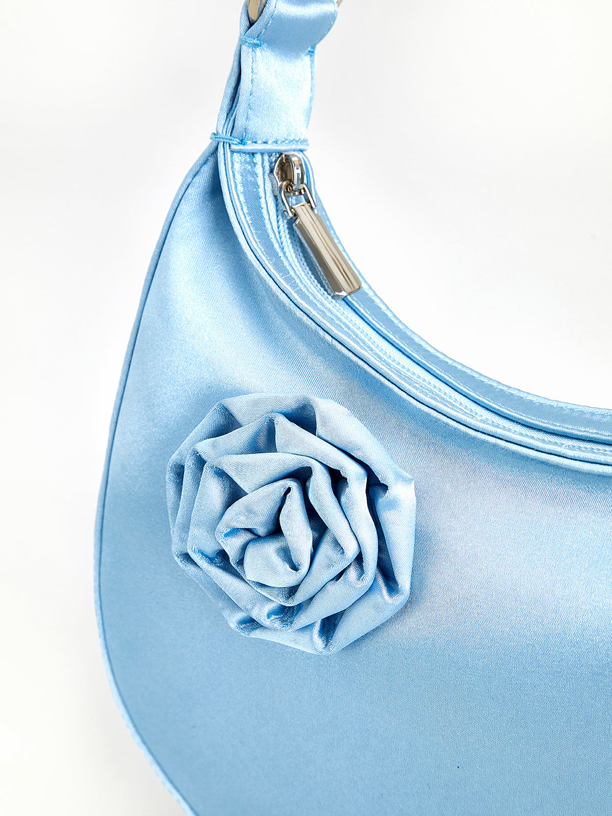 Clara | 3D Blumen Reißverschluss Halbmond Tasche