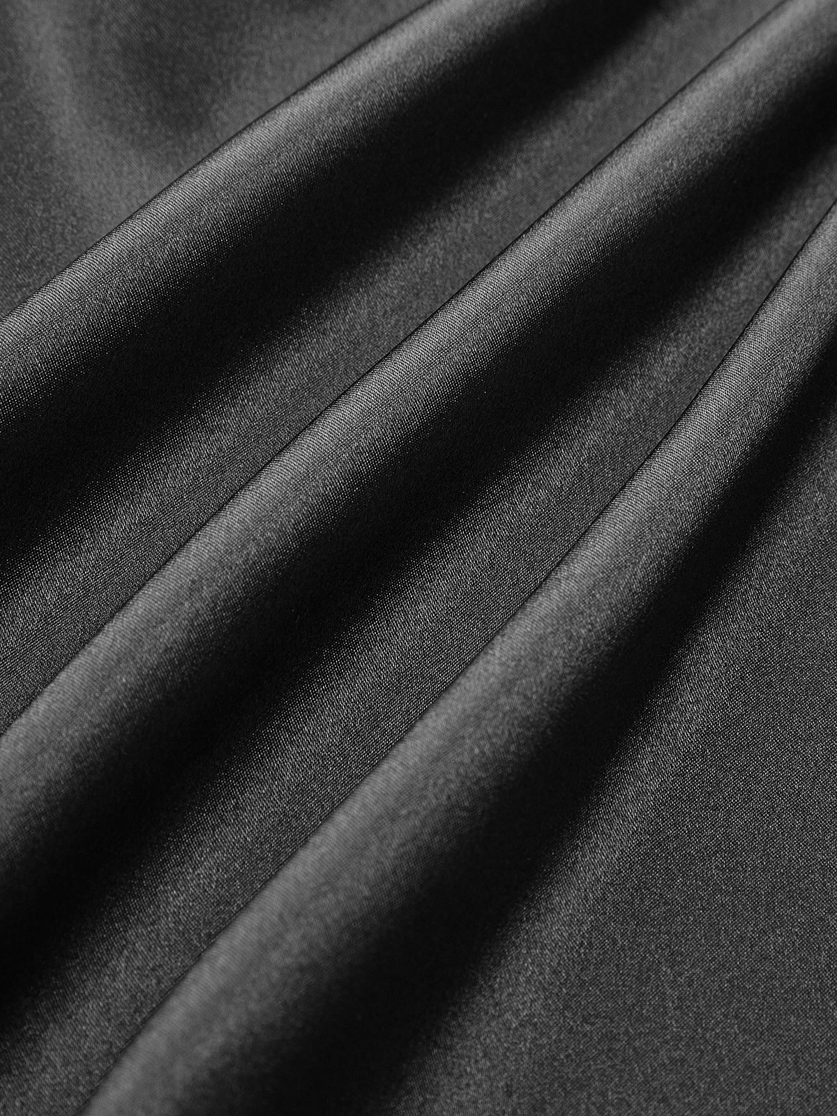 Nina | Verführerisches Satin-Top mit Schlaufenfront