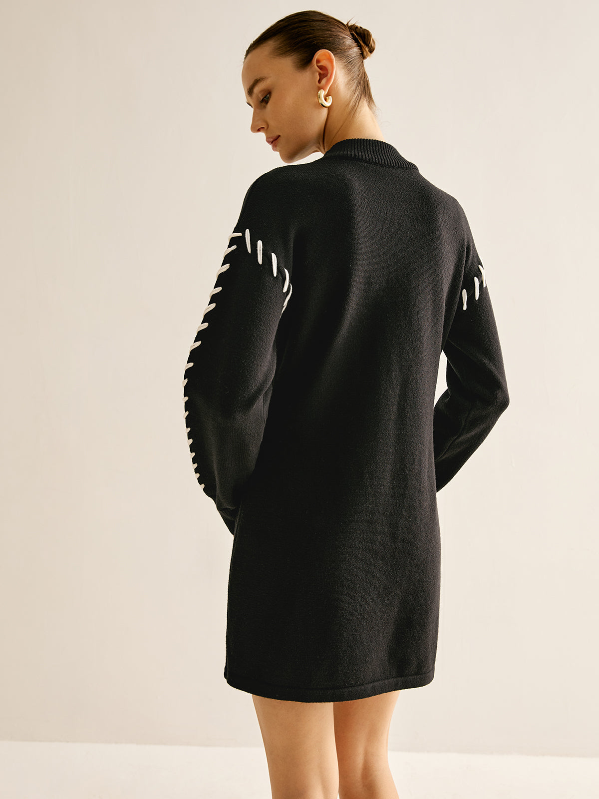 Lea | Stilvolles Kurzkleid mit Kontrastbesatz