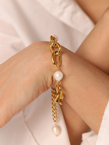 Clara | Elegantes Perlenarmband mit goldener Kette