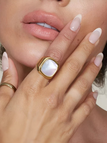 Max | Eleganter Ring mit Muschel und Goldbeschichtung