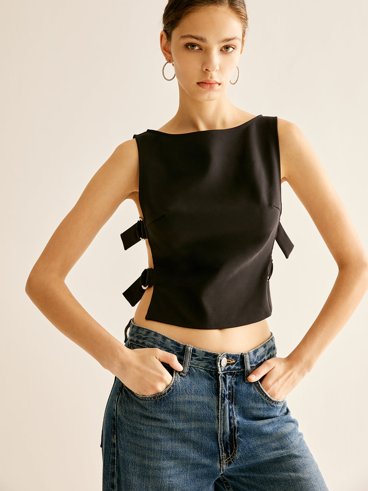 Leonie | Sexy Crop Top mit Seitenschnalle