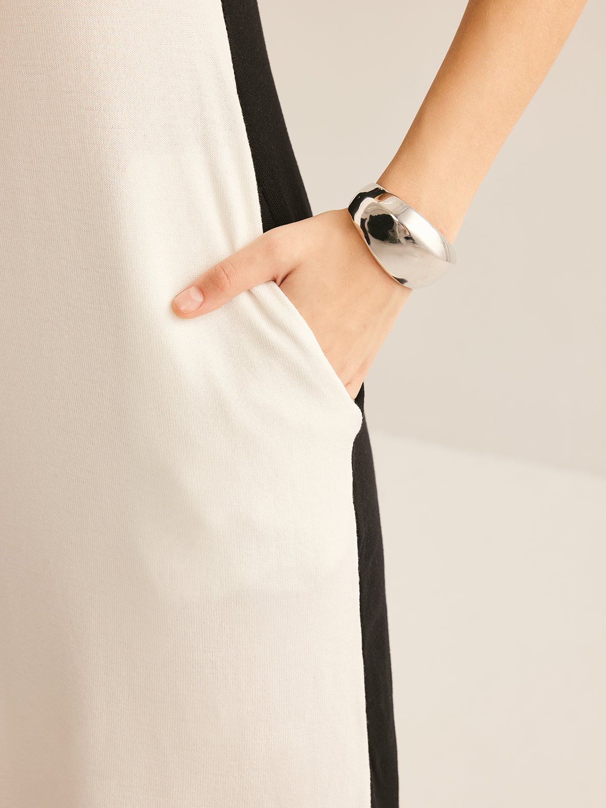 Clara | Zweifarbiges Tankkleid mit Taschen