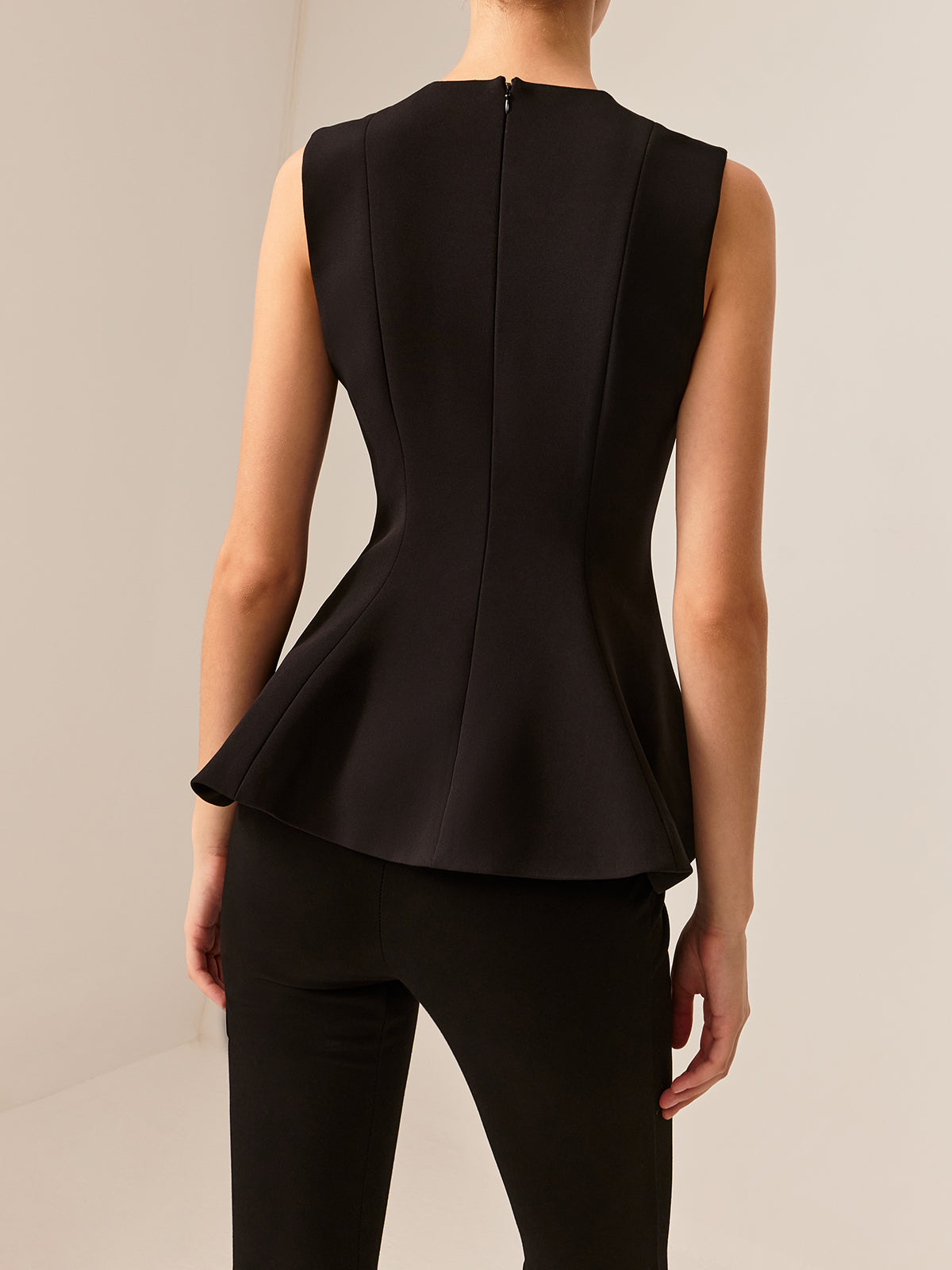 Clara | Ärmellose Piping Slim Bluse