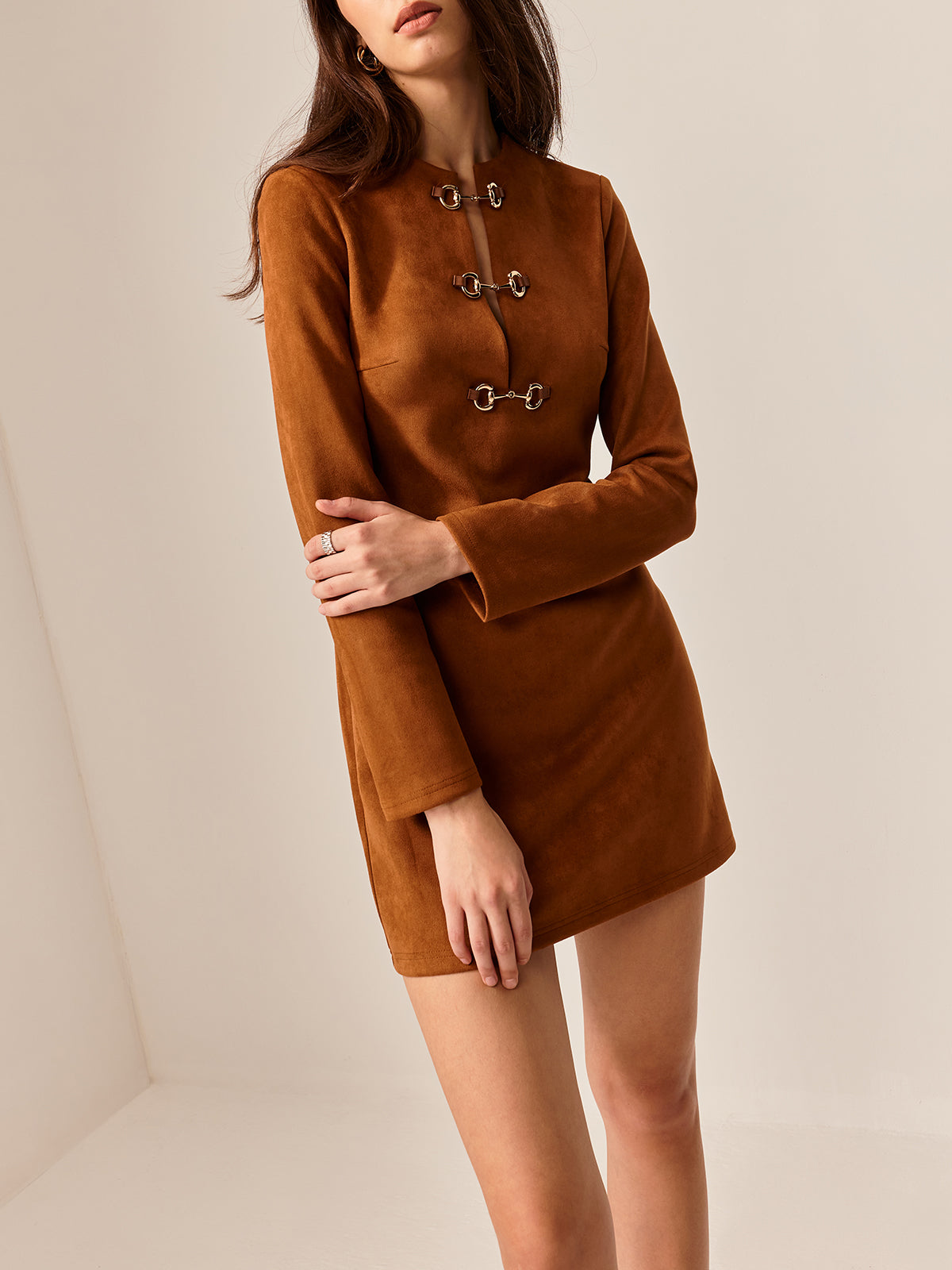 Lena | Elegantes Wildlederkleid mit Metall-Details