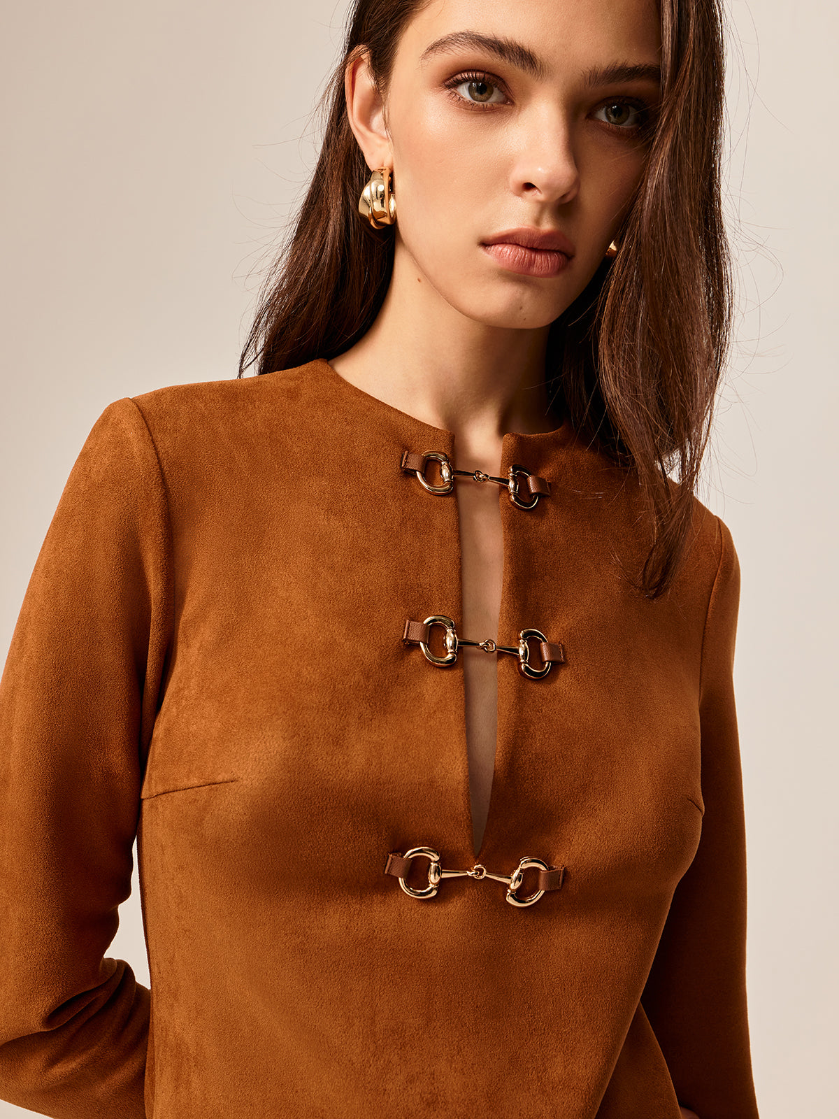 Lena | Elegantes Wildlederkleid mit Metall-Details