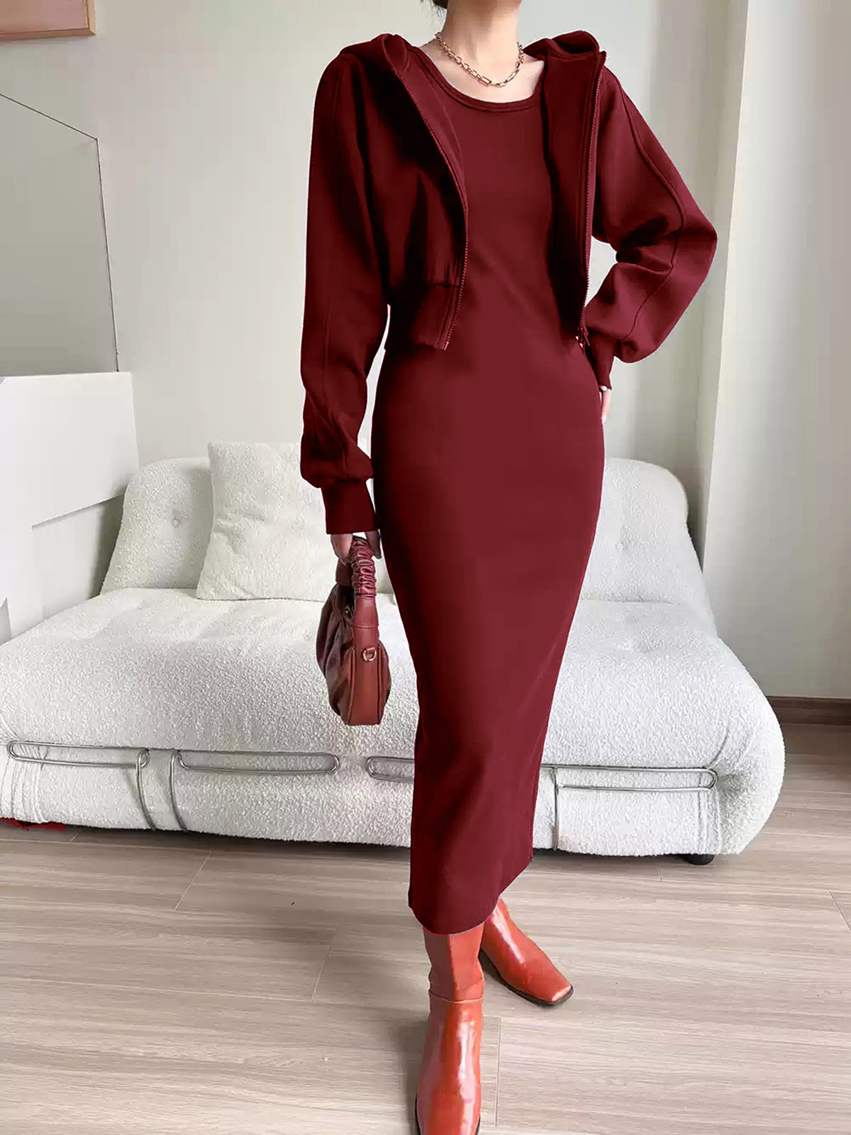 Clara | Modisches asymmetrisches Maxikleid mit geteiltem Rundhalsausschnitt