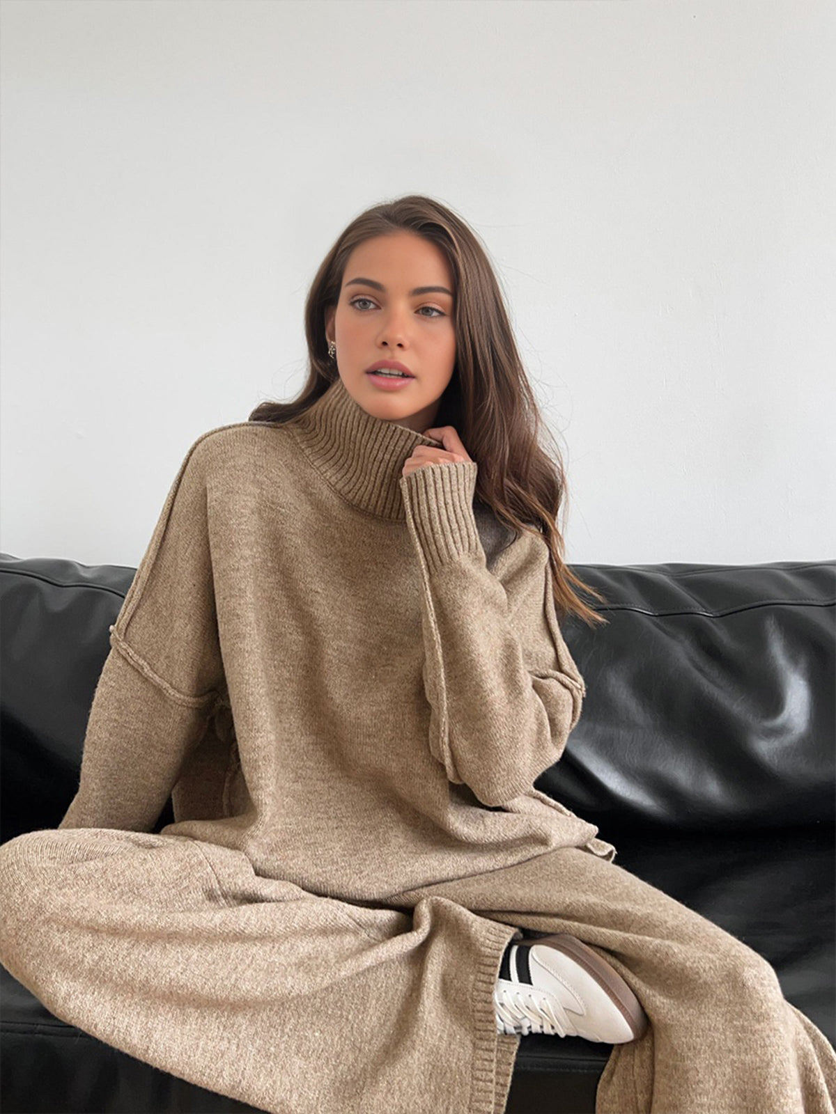 Emilia | Elegantes Rollkragen-Strickhosen-Set