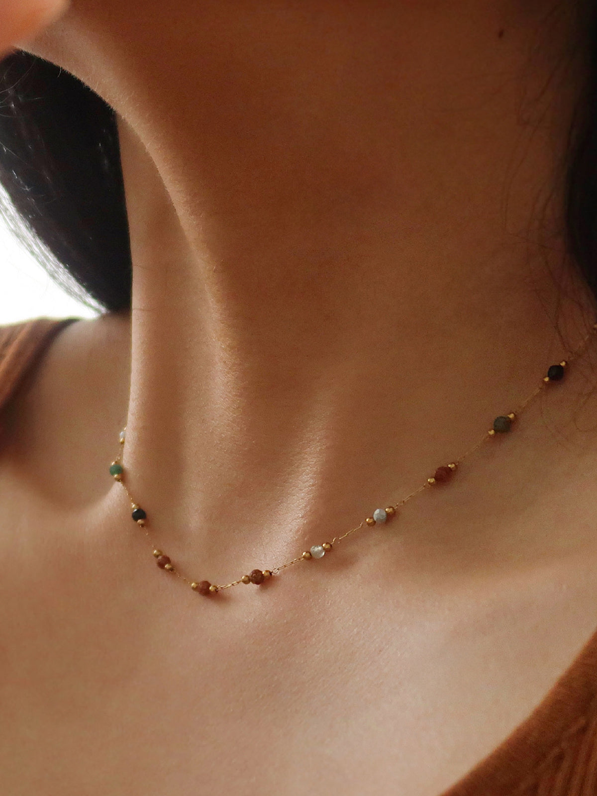 Clara | Bunte Perlenkette aus Titanstahl