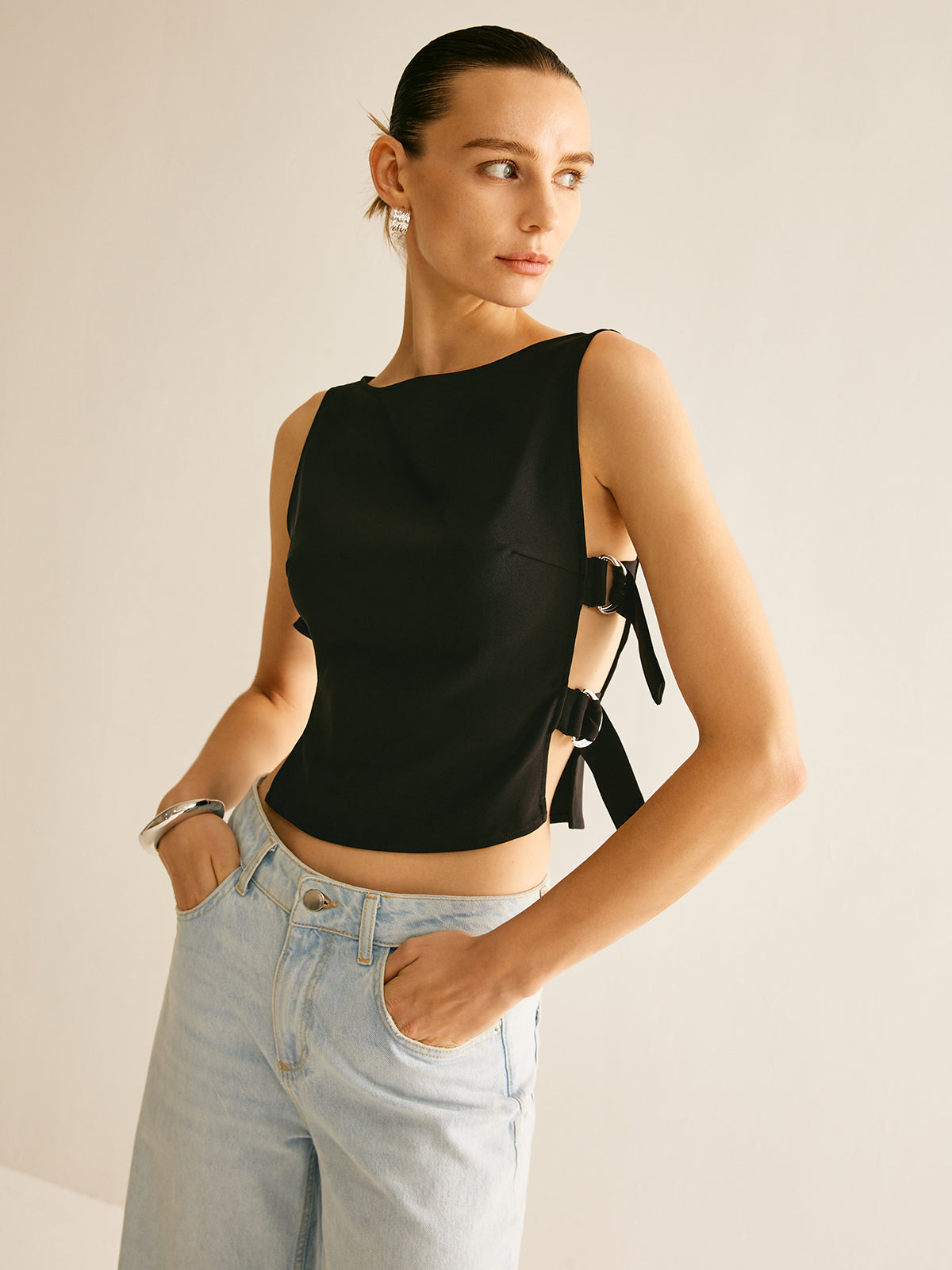 Leonie | Sexy Crop Top mit Seitenschnalle