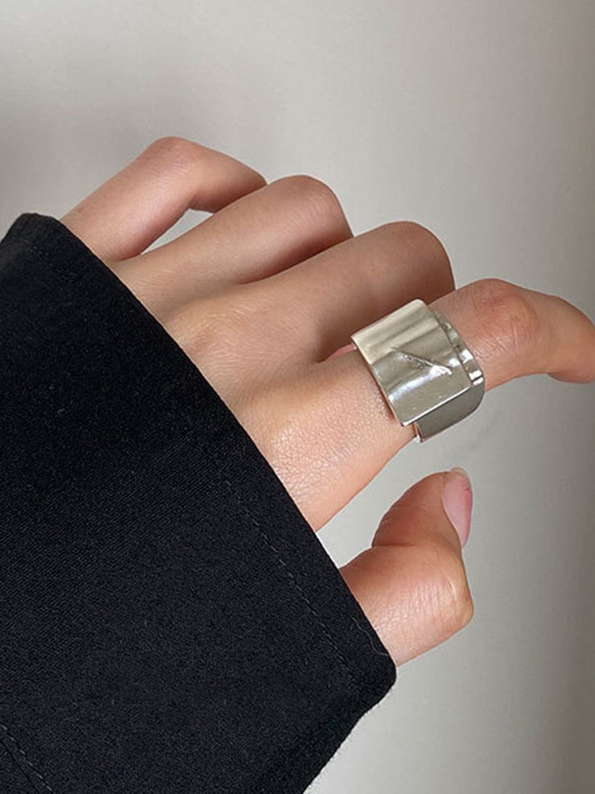 Clara | Minimalistischer Tunnel Offener Ring