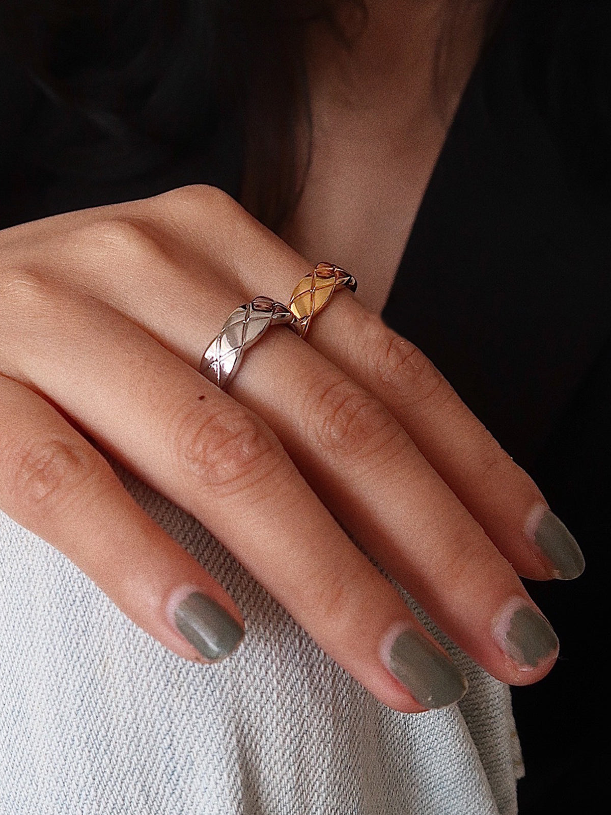 Max | Rhombic Pattern Tunnel Ring