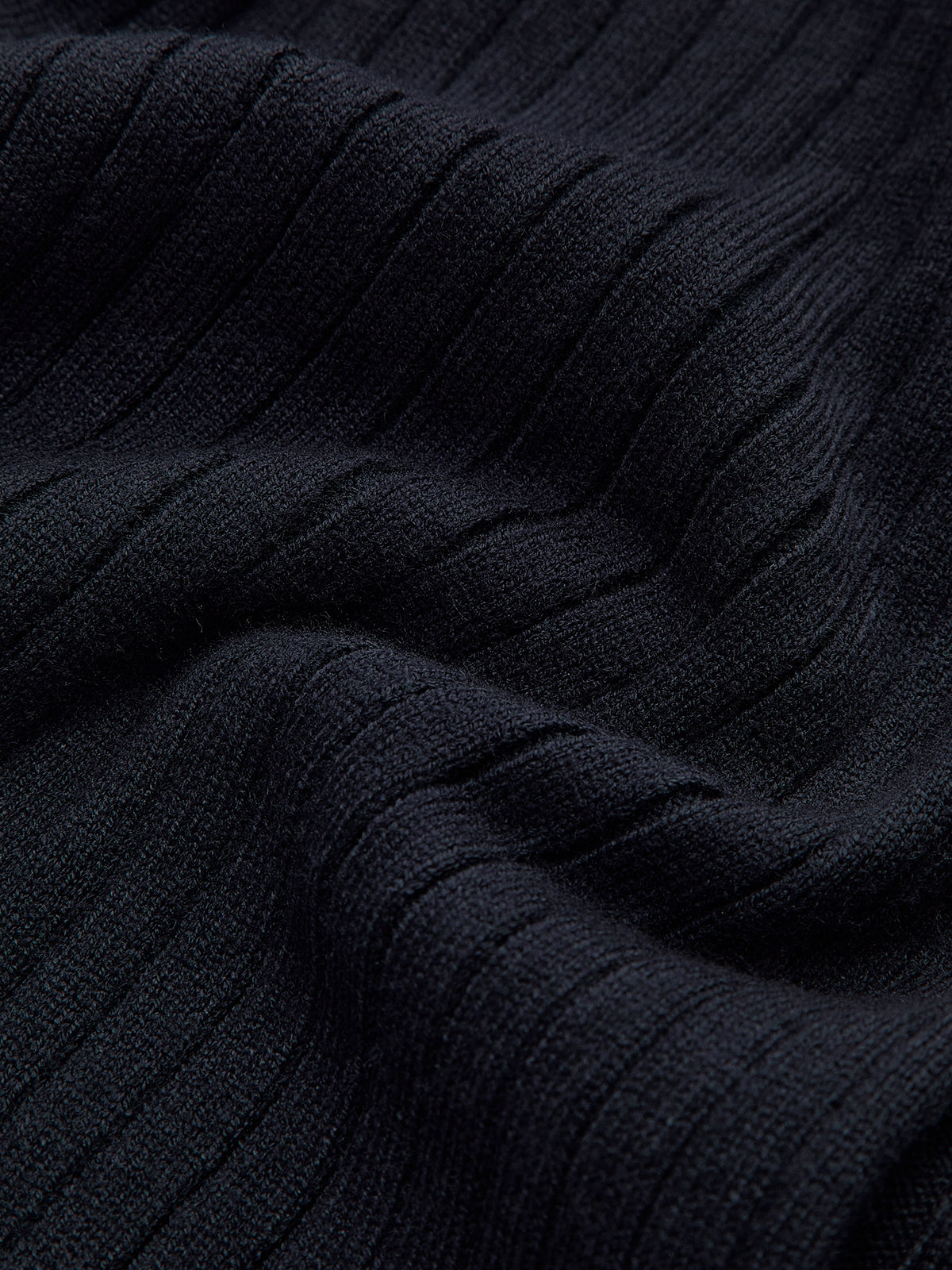 Lena | Elegantes Stricktop mit Knopfdetails