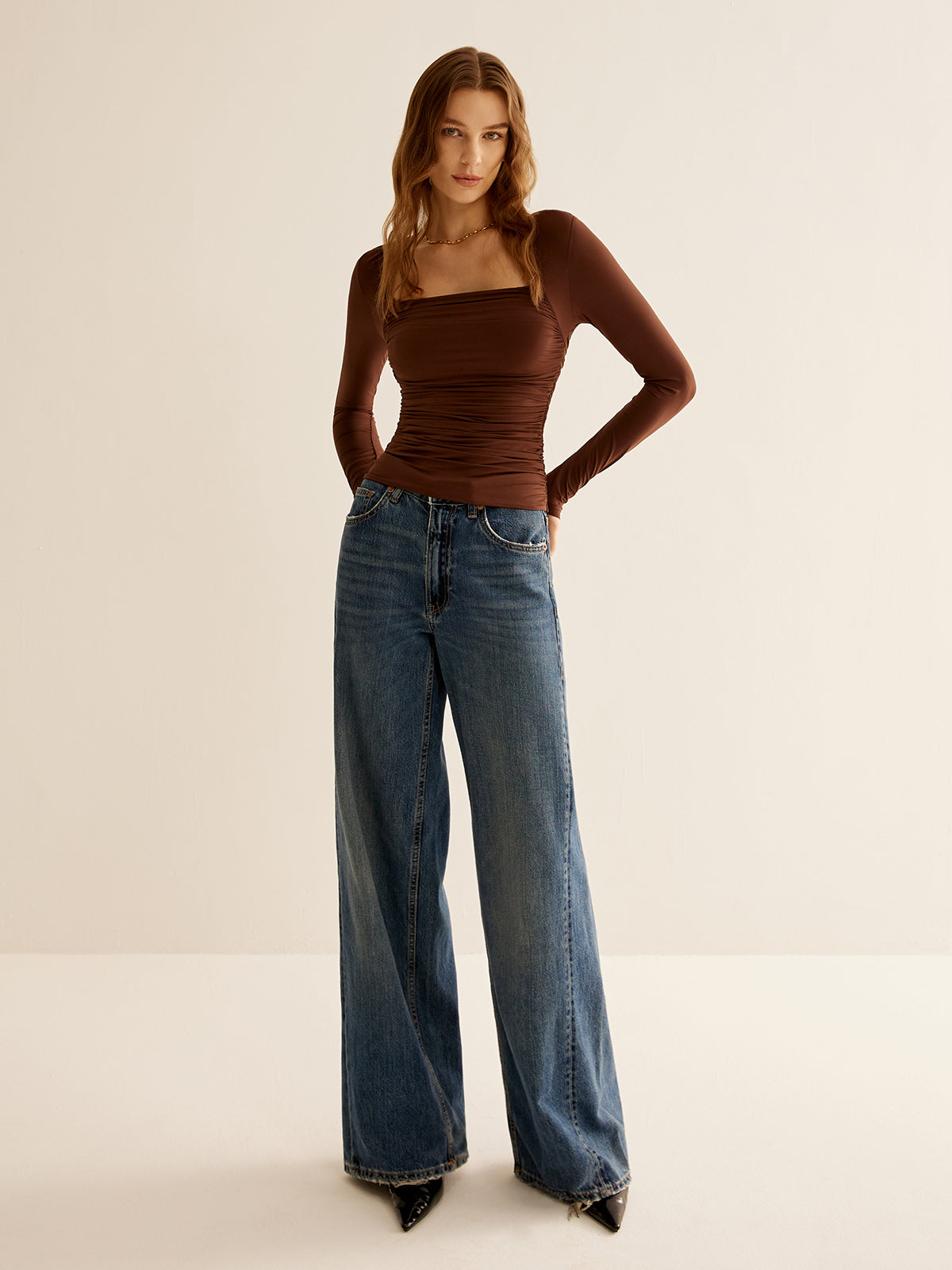 Max | Elegantes T-Shirt mit quadratischem Ausschnitt und Raffungen