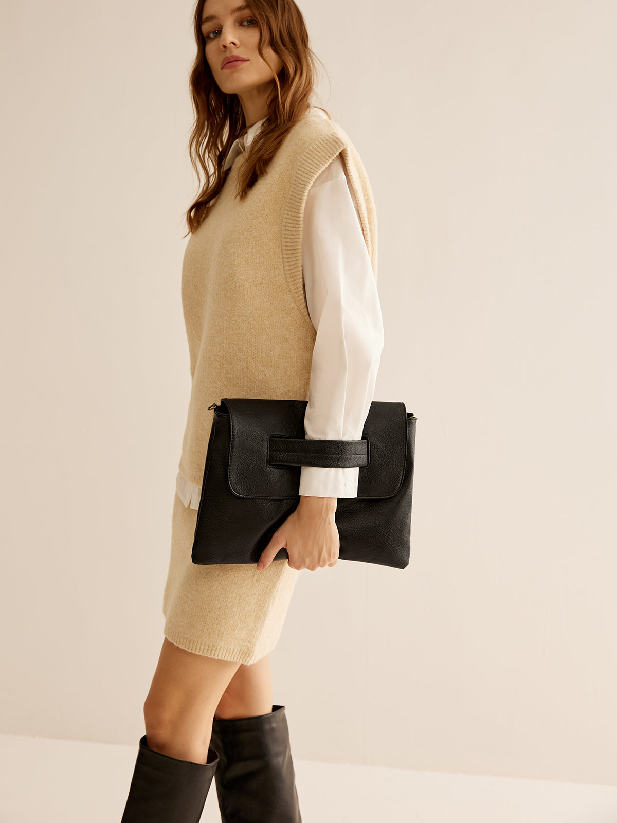 Clara | Elegante Clutch mit großer Kapazität