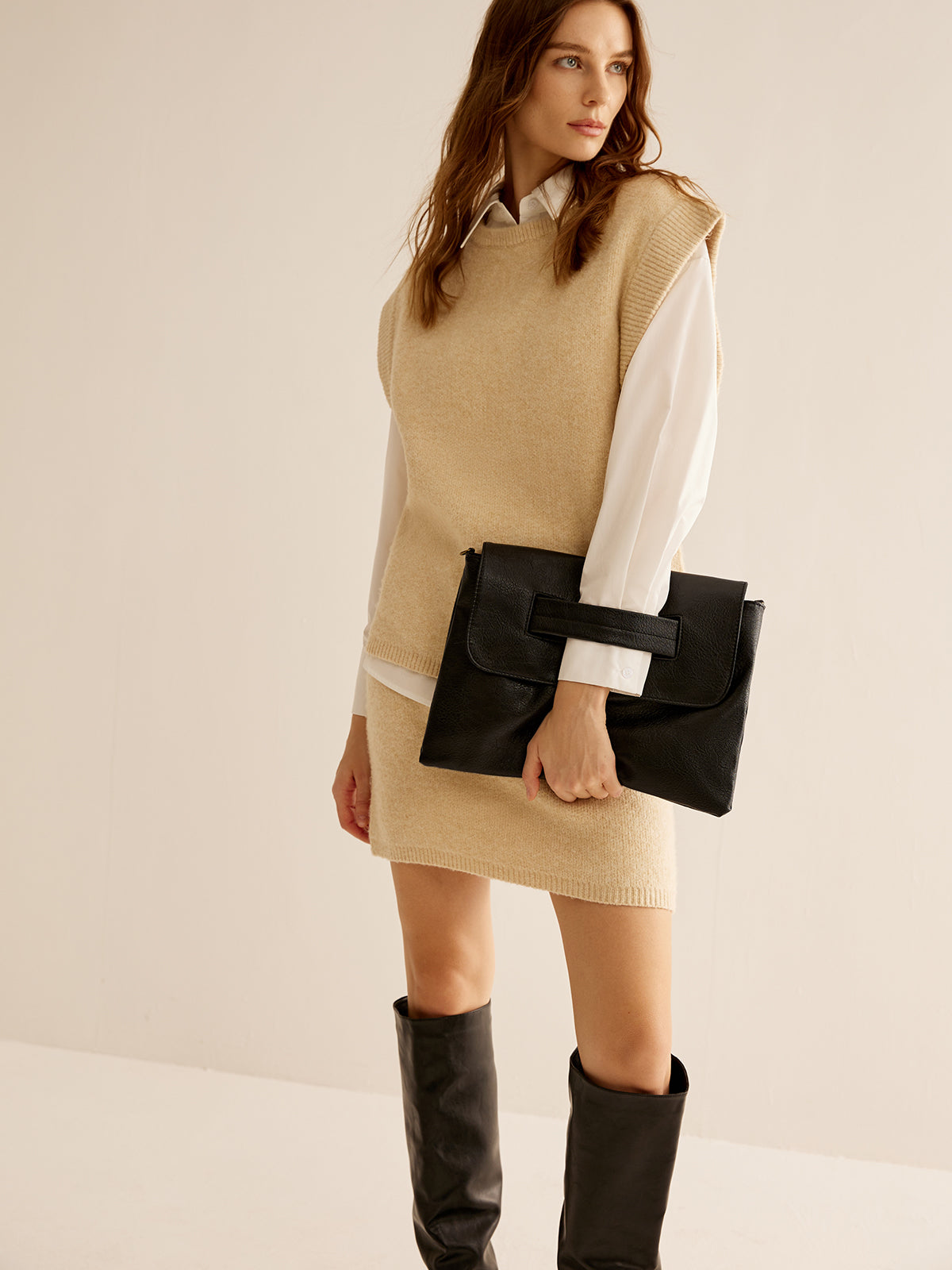 Clara | Elegante Clutch mit großer Kapazität