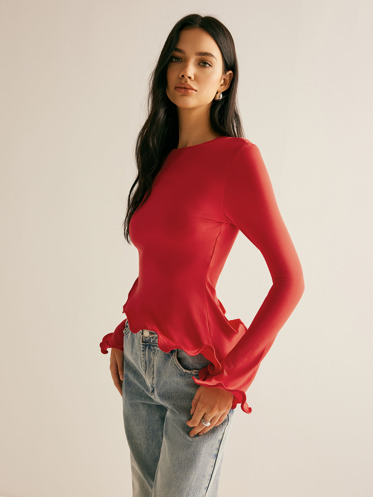 Clara | Asymmetrische Wellenbesatz-Bluse