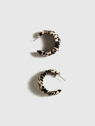 Leonie | Leo-Print C-Shape Stud Hoop Ohrringe