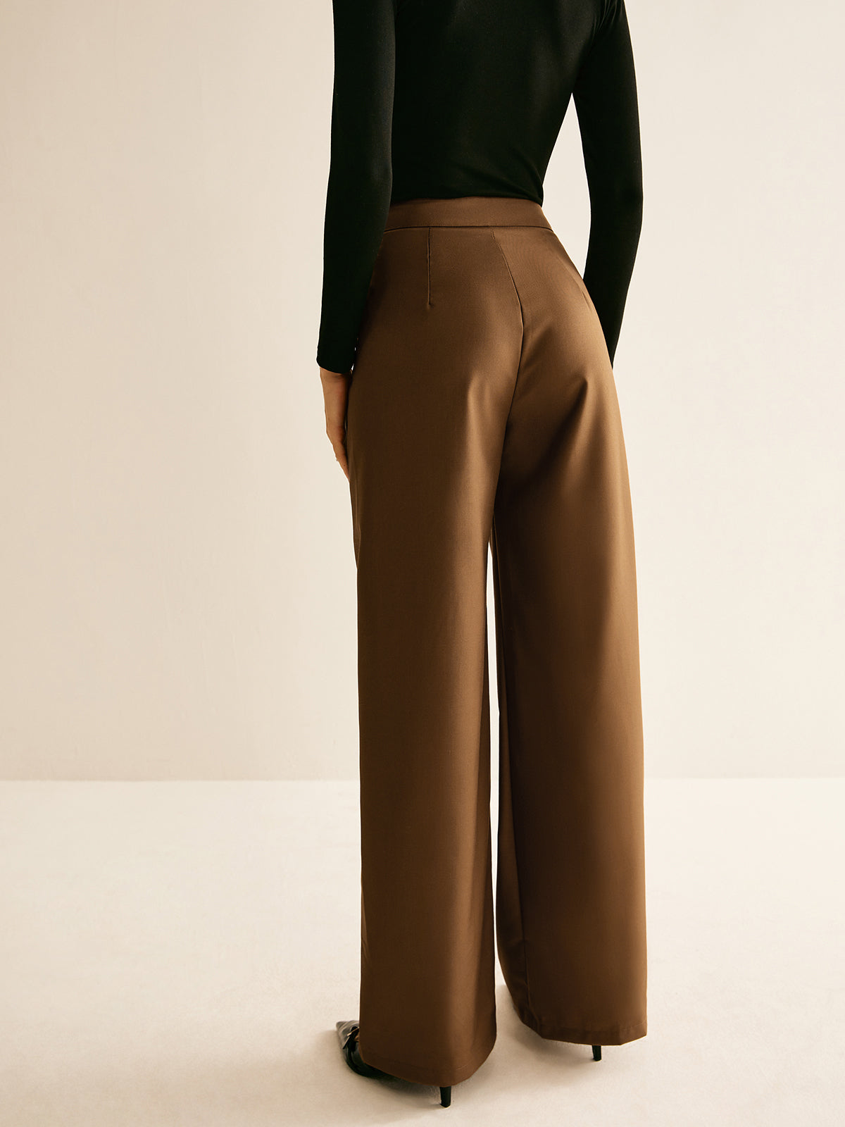 Sophie | Asymmetrische Straight Pants mit mittlerer Taille