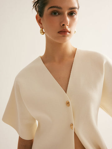 Ella | Elegantes V-Ausschnitt Knopfstricktop