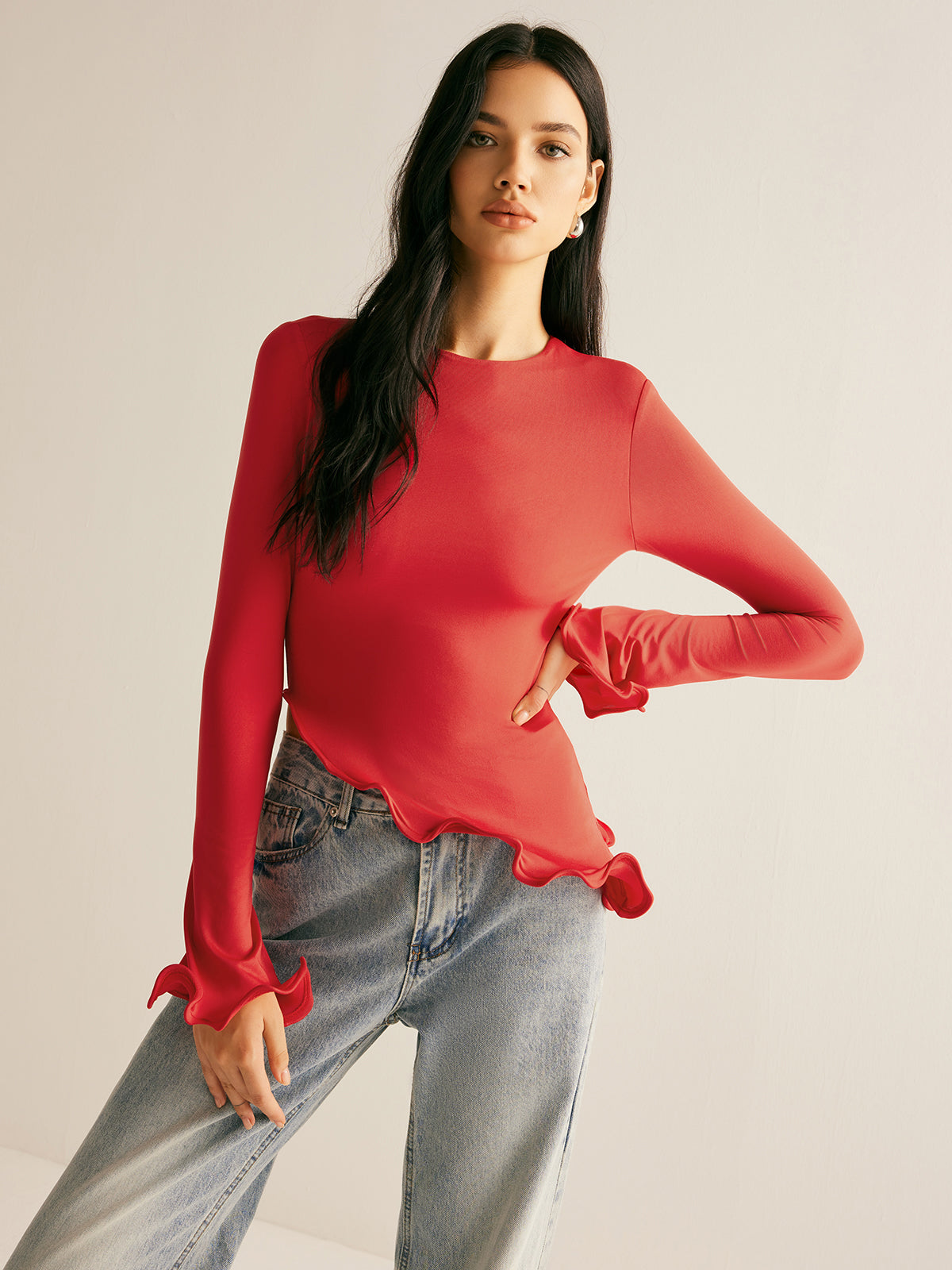 Clara | Asymmetrische Wellenbesatz-Bluse