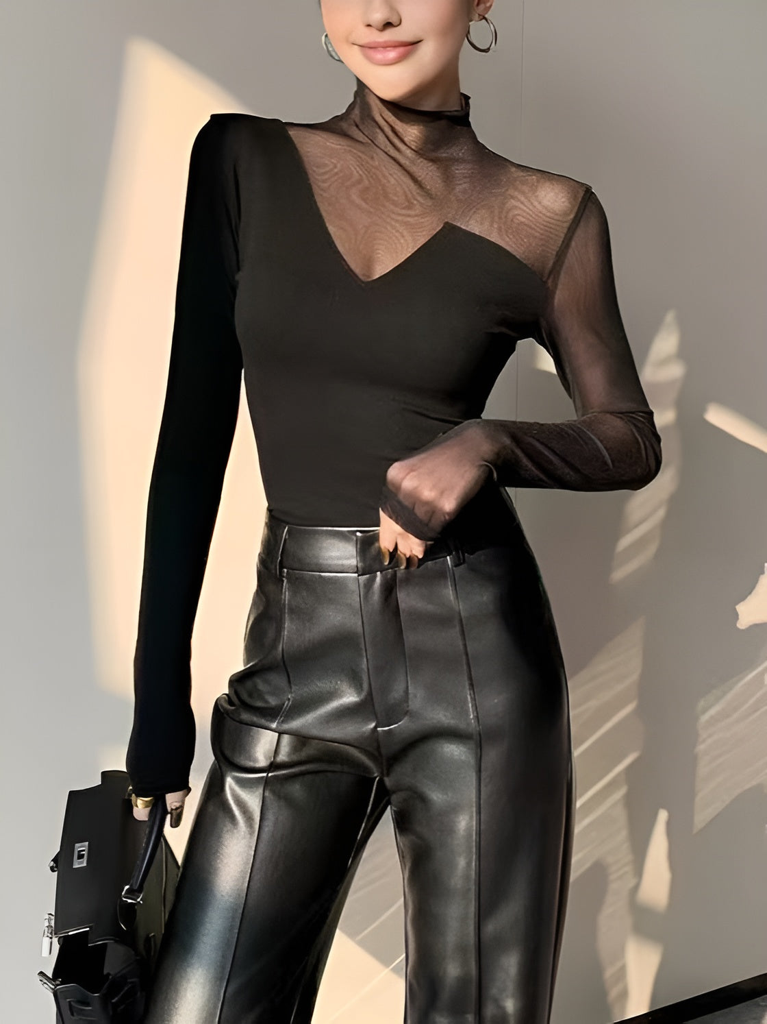 Jonas | Elegantes T-Shirt mit asymmetrischem Netzeinsatz